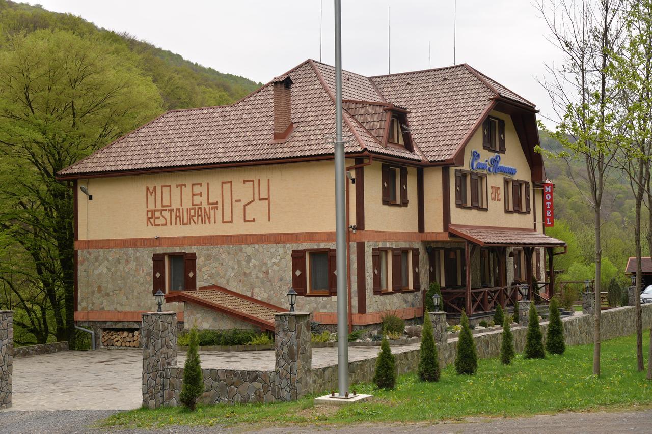 Syni Potoky Motel Svalyava Bagian luar foto