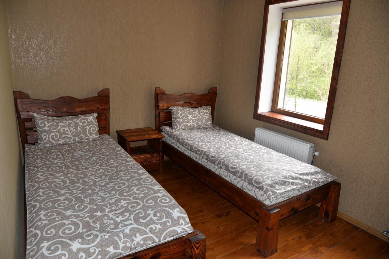 Syni Potoky Motel Svalyava Bagian luar foto